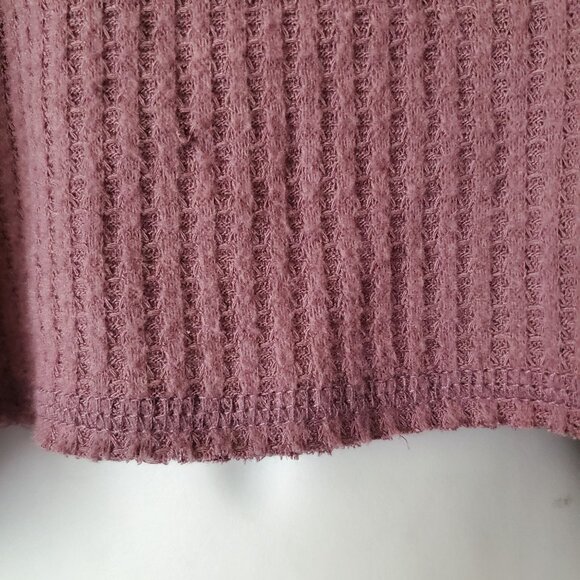 Wild Fable Women's Long Sleeve Turtleneck Cozy Boxy Cropped T-shirt Sz  Medium - Picture 9 of 16